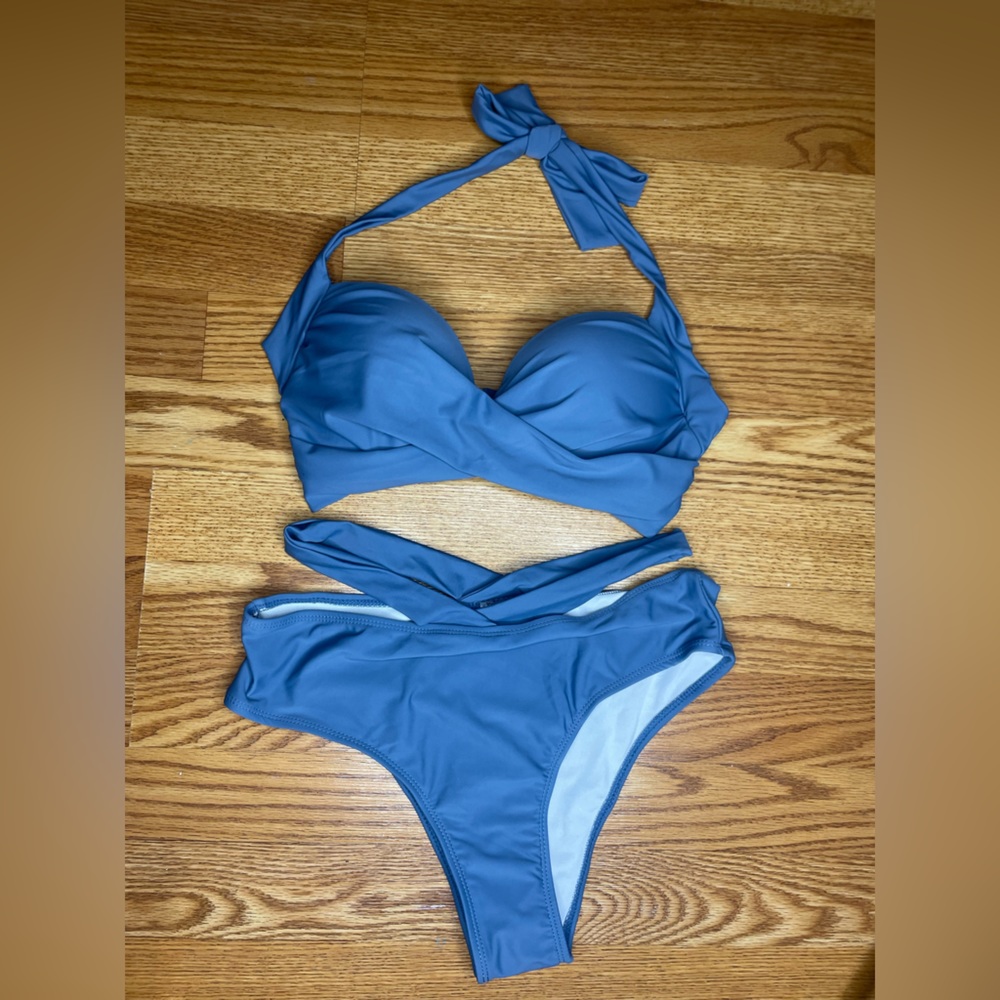 NEW SHEIN super cute blue halter top bikini with underwire